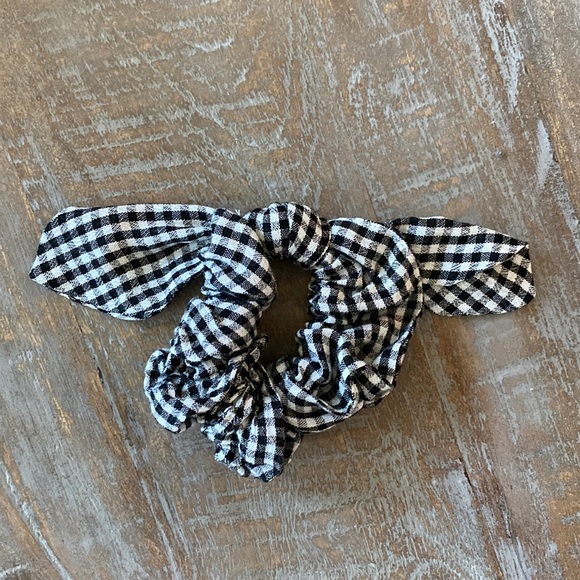 Abercrombie & Fitch Gingham Bow Scrunchie - Picture 2 of 4